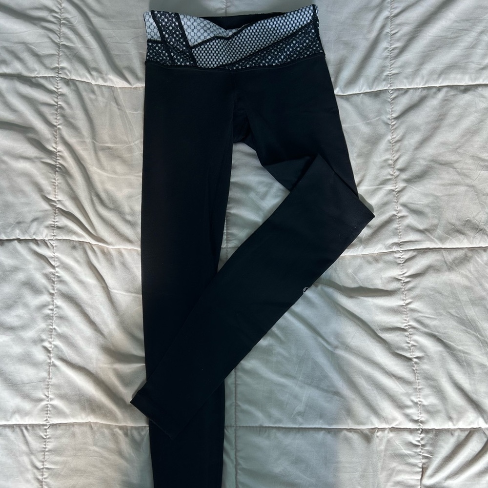 Lululemon Athletica Black Leggings with Geometric Waistband